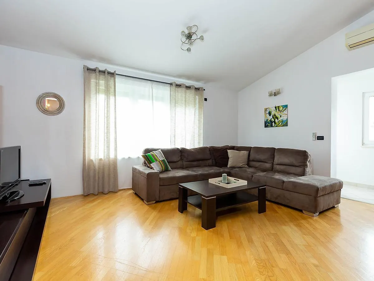 ゲストハウス Premium Apartment Sanja ポレッチ